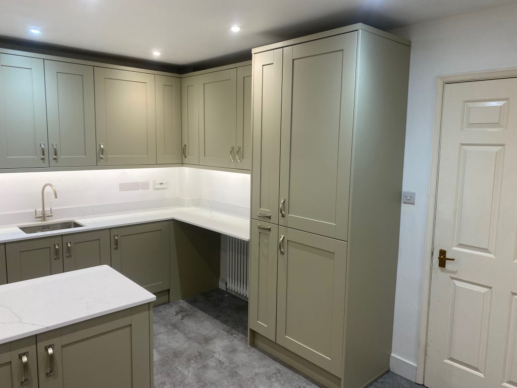 Shaker Kitchens vs Modern Kitchens: Which Style Is Right for Your Home?